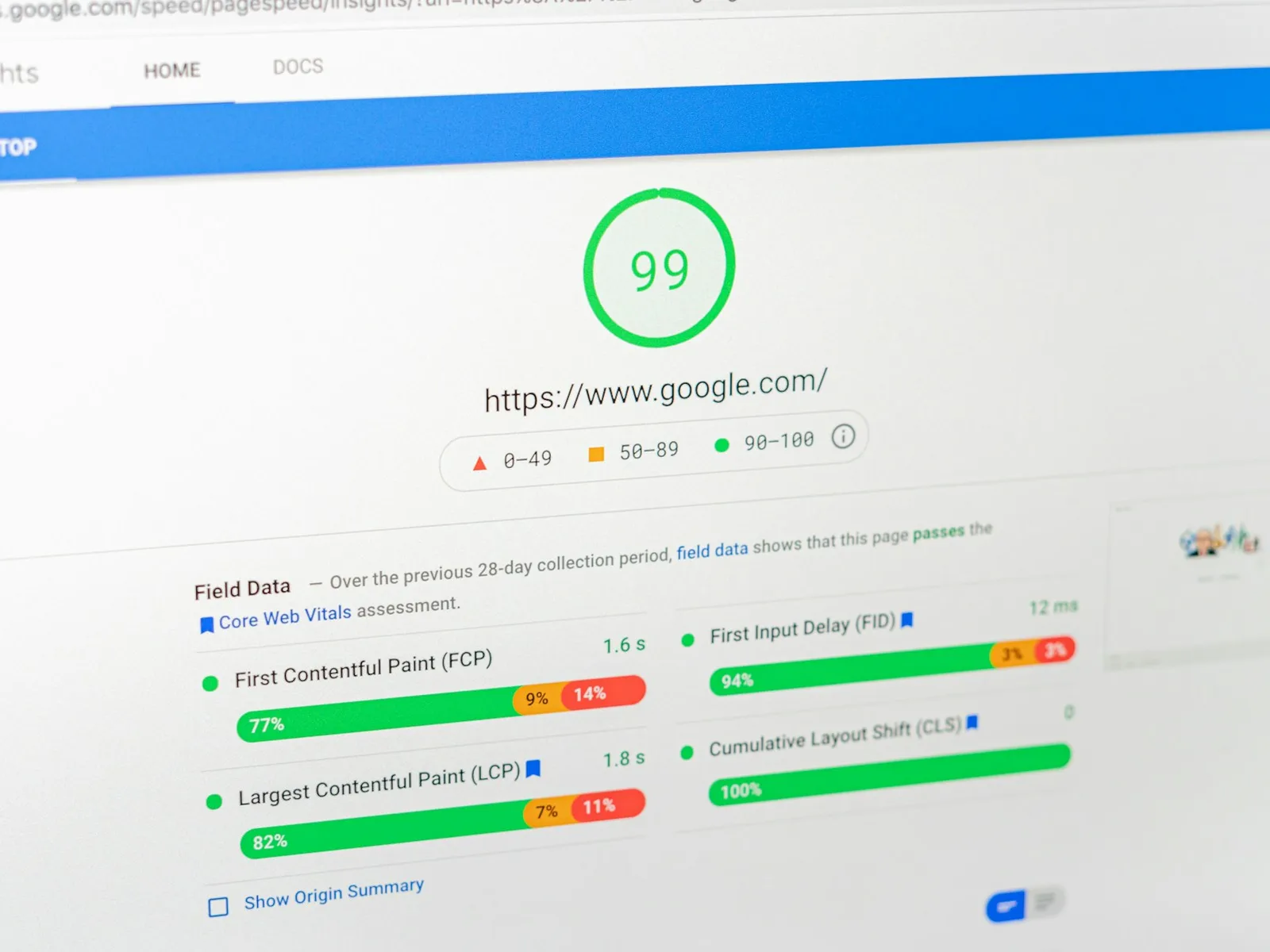 PageSpeed-Auswertung einer externen Website mit Ladezeitmetriken und Messbedingungen.